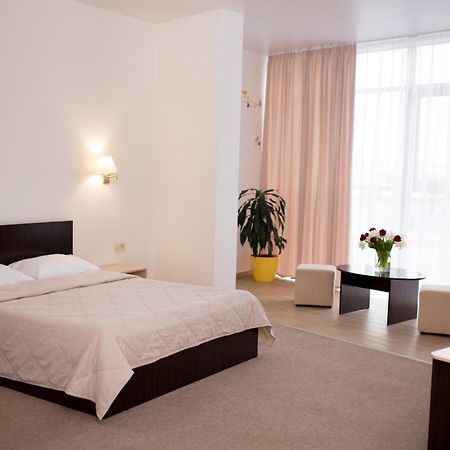 Ostrov River Club Novosëlovka エクステリア 写真