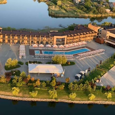 Ostrov River Club Novosëlovka エクステリア 写真