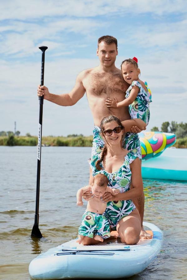 Ostrov River Club Novosëlovka エクステリア 写真